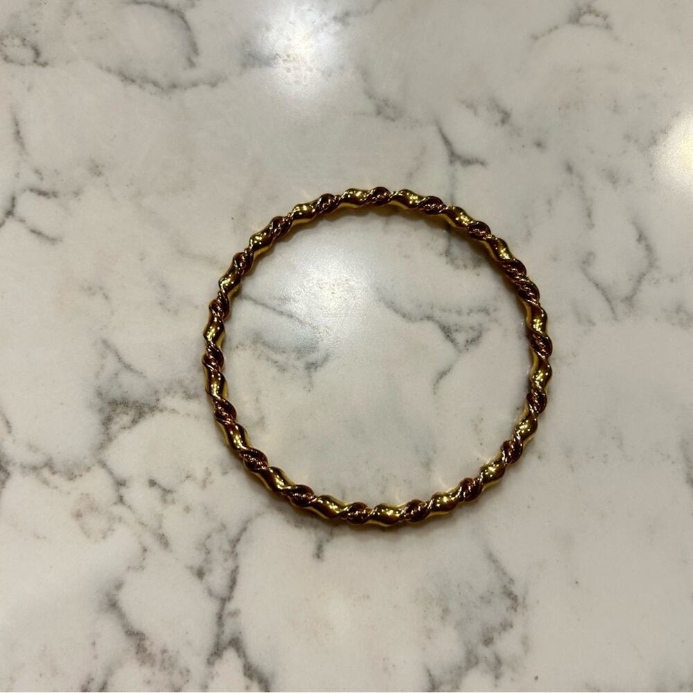 Gold‎ Tone Twist Single Bangle Bracelet